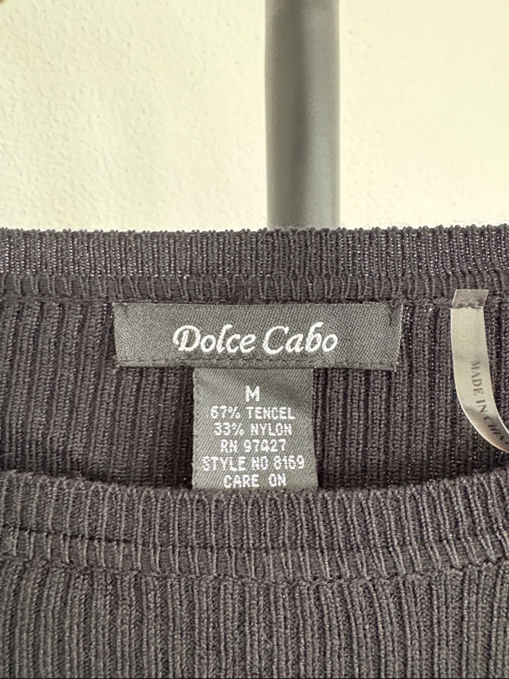 Dolce Cabo Black Sweater with lace and Fur NWT Size M - Picture 4 of 7